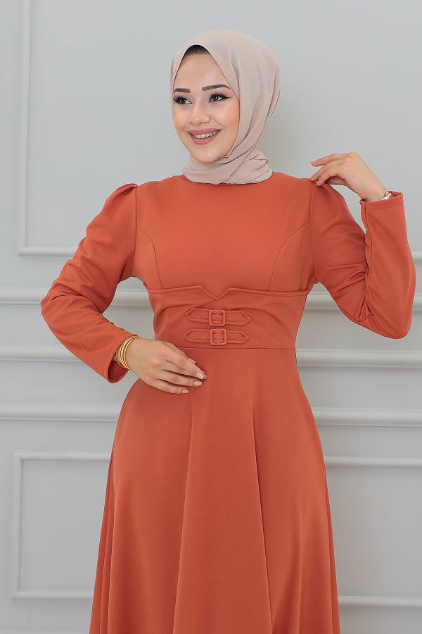 Belden Oturtmalı Toka Detaylı Tesettür Elbise-3139 Kiremit