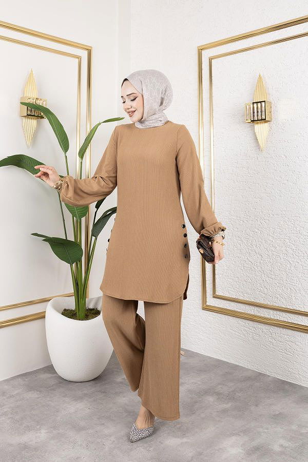 Düğme Detaylı Bürümcük Kumaş Tesettür Takım-3153 Latte