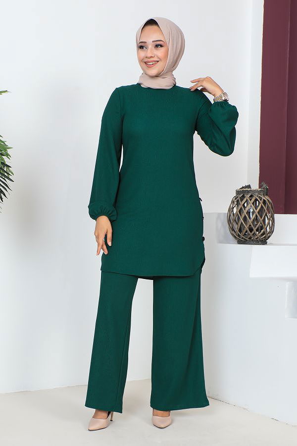 Düğme Detaylı Bürümcük Kumaş Tesettür Takım-3153 Zümrütyeşili
