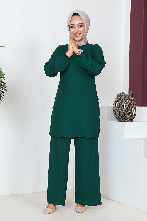 Düğme Detaylı Bürümcük Kumaş Tesettür Takım-3153 Zümrütyeşili