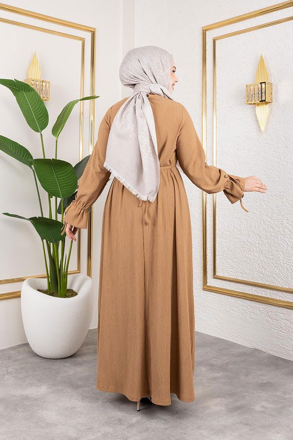 Kol Büzgülü Gül Detaylı Elbise-5030 Latte