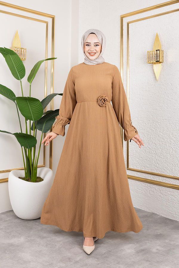 Kol Büzgülü Gül Detaylı Elbise-5030 Latte