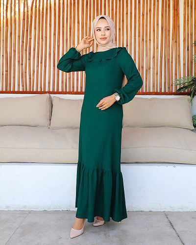 Modaebva - Kolu Lastikli Fırfır Detay Tesettür elbise-3161 Zümrütyeşili