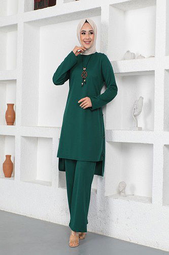 Kolyeli Düğme Detaylı İkili Tesettür Takım-3127 Zümrütyeşili - Thumbnail